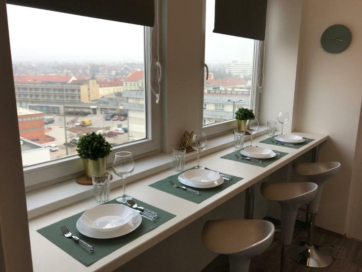 Central Apartments Veszprém Buitenkant foto